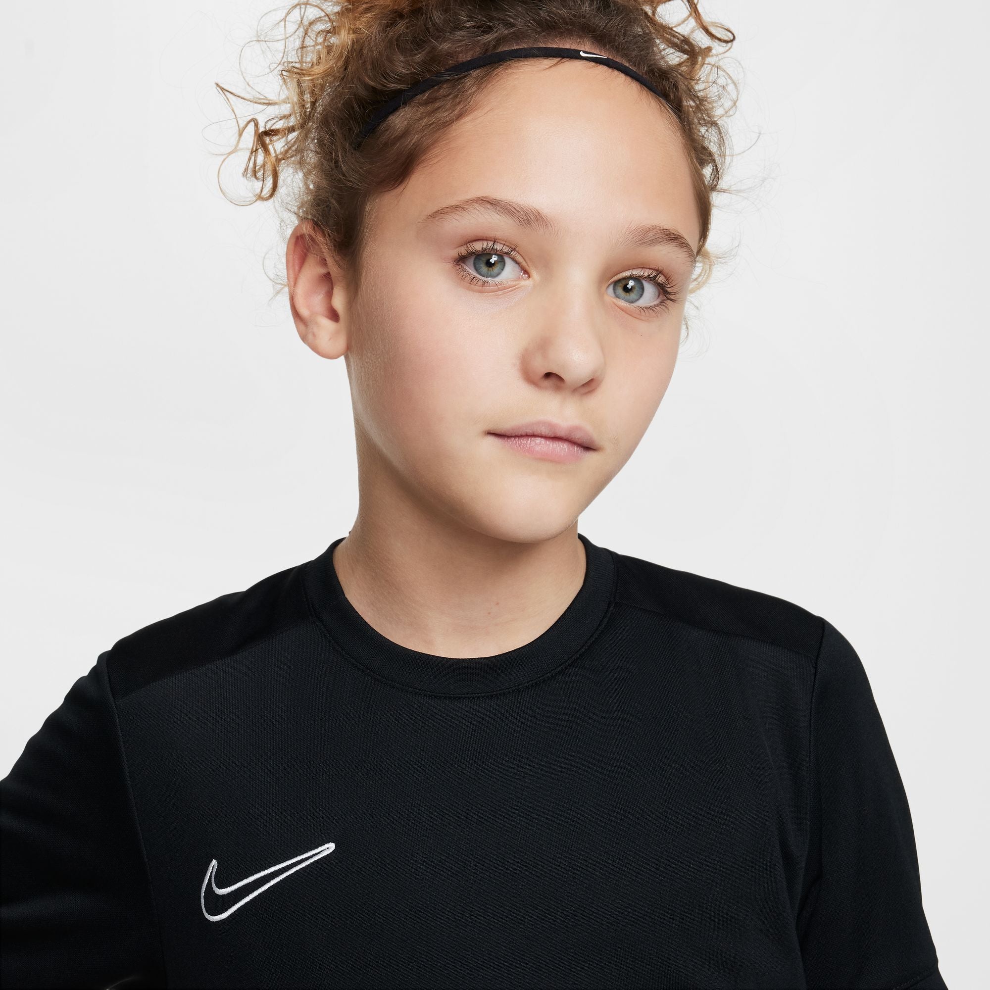 Y Nike Academy HJ3716-010