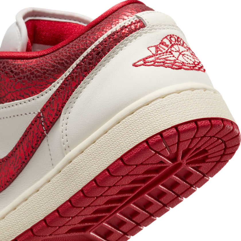 W Air Jordan 1 Low SE HJ9338-106