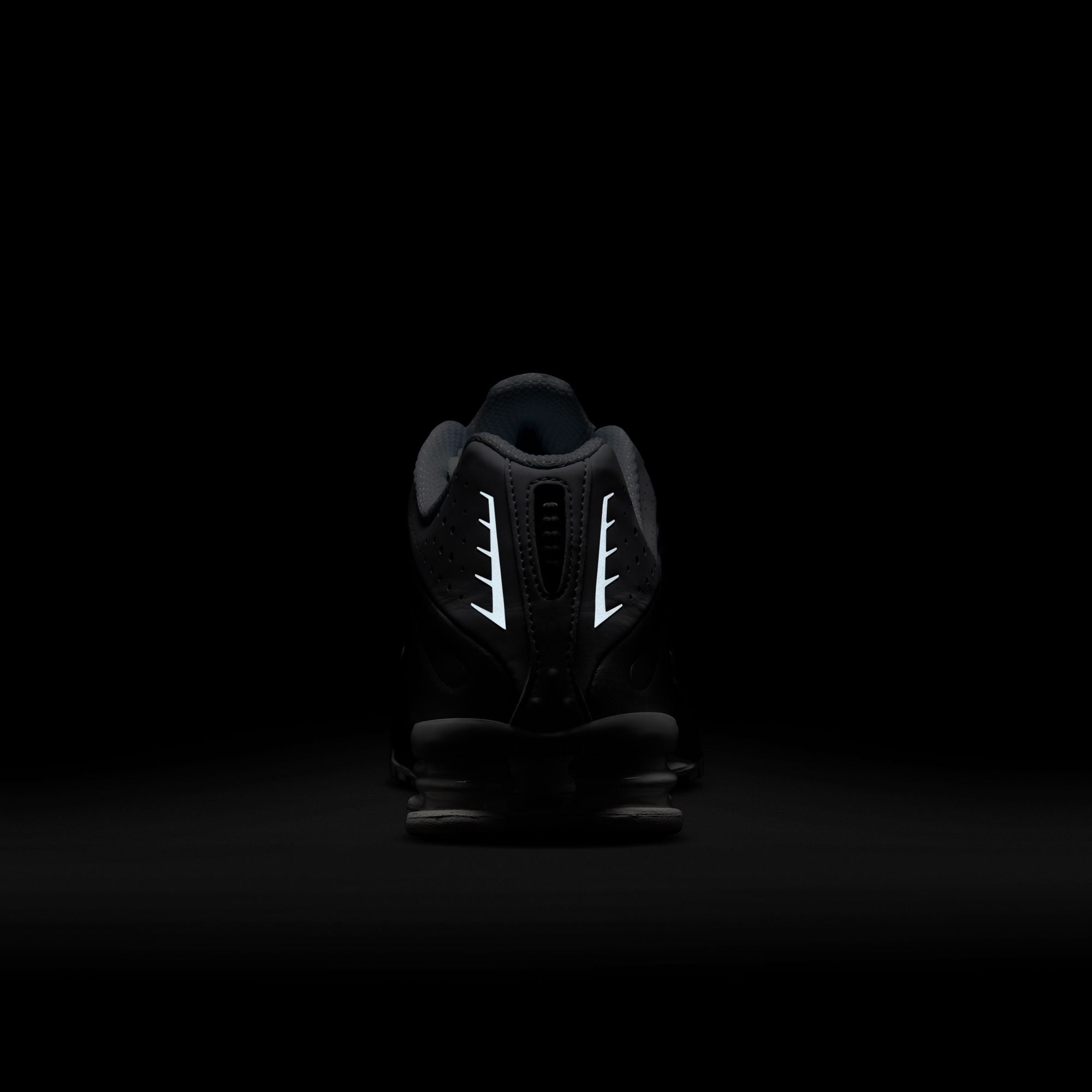 M Nike Shox R4 HQ1988-101
