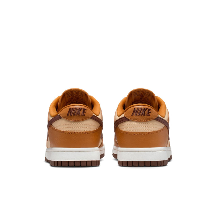 W Nike Dunk Low SE HQ7487-700