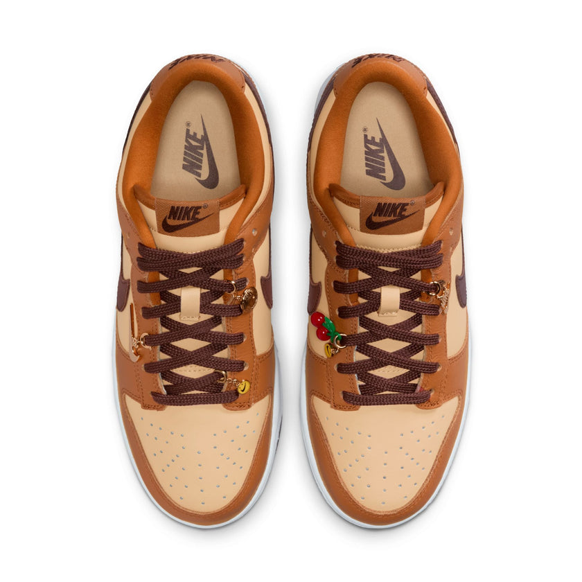 W Nike Dunk Low SE HQ7487-700