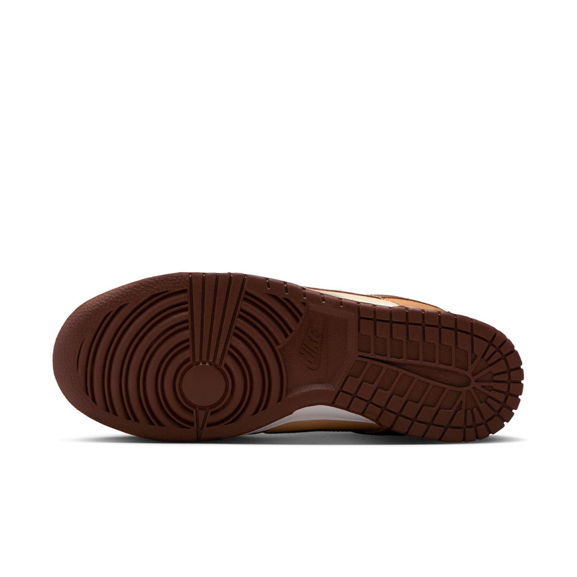 W Nike Dunk Low SE HQ7487-700
