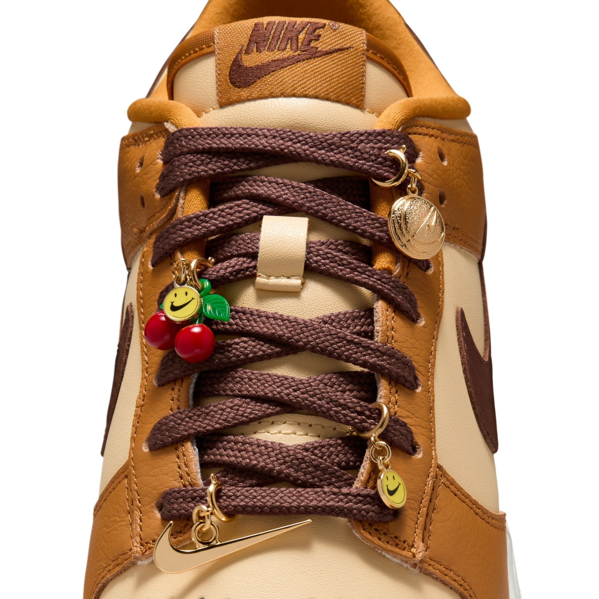 W Nike Dunk Low SE HQ7487-700