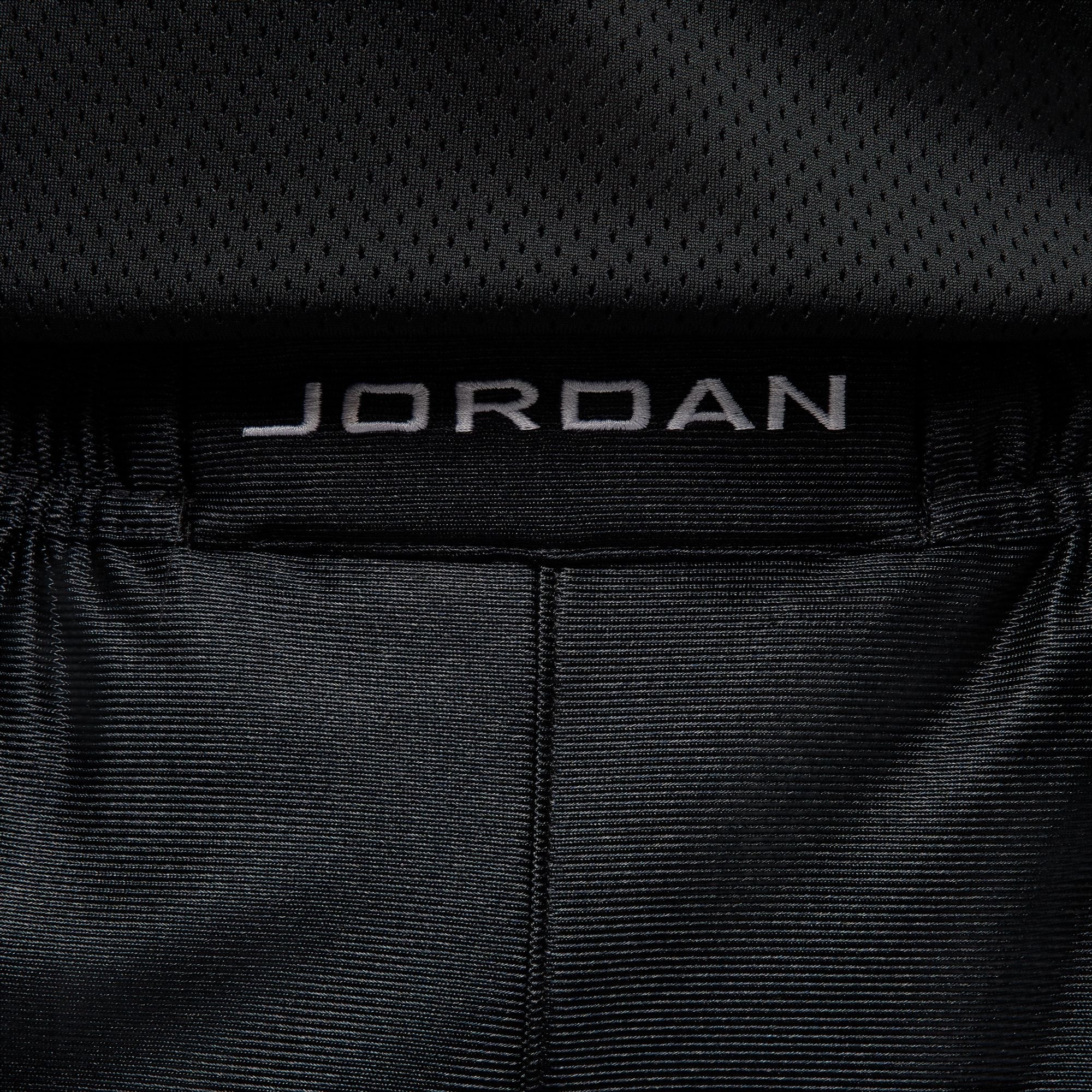 M Jordan Brooklyn Cat Scratch HV0560-011