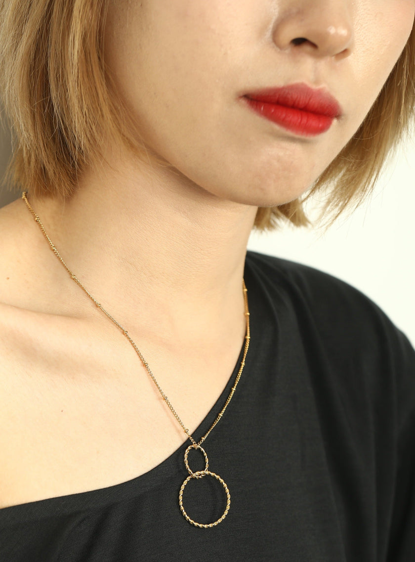 Collier AVA