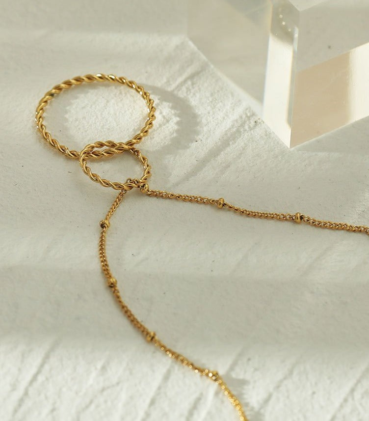 Collier AVA