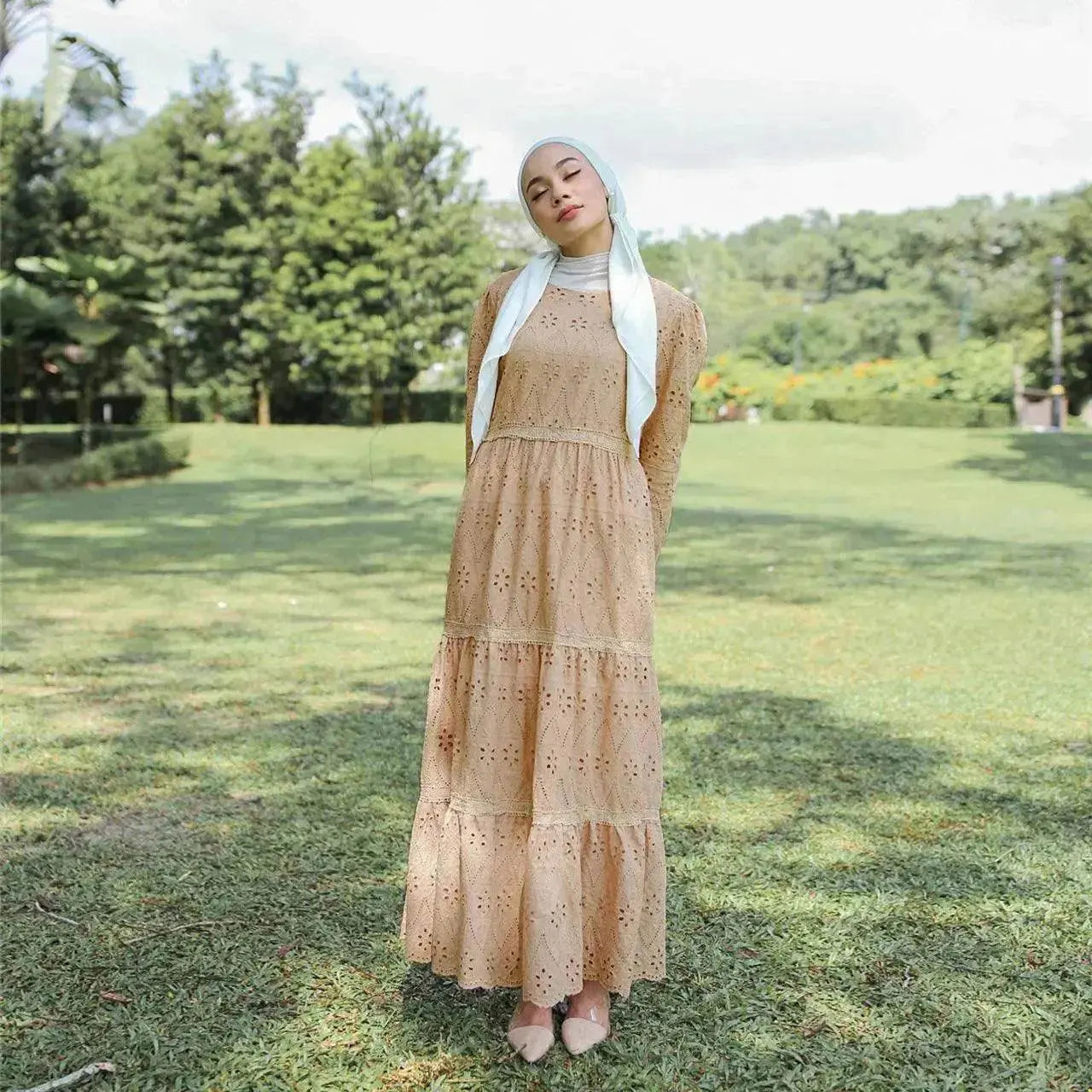 Arab  Malaysia Indonesia Hollow Lace Dress