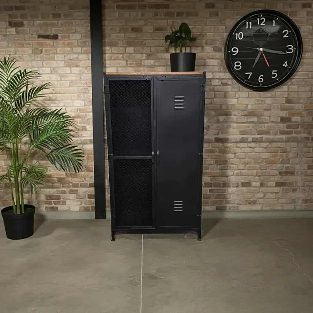 Armoire industrielle style casier avec porte en grillage