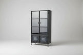 Armoire vintage en acier noir avec portes vitrées