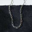 Style BARNSBURY : Collier en chaîne à maillons argentés, style agrafe - 56 cm (22 pouces)