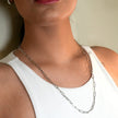 Style BARNSBURY : Collier en chaîne à maillons argentés, style agrafe - 56 cm (22 pouces)