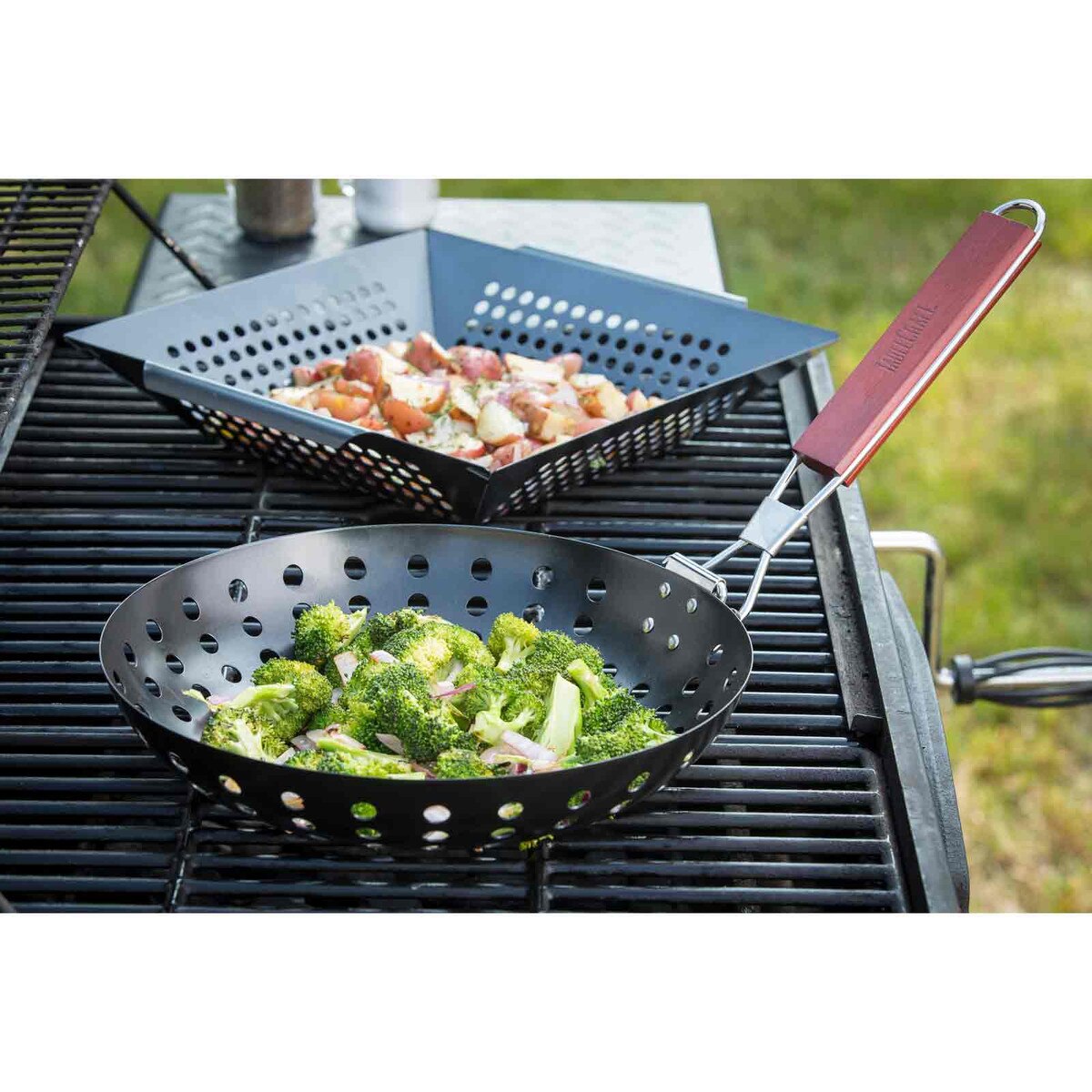 TableCraft Round Grilling Wok With Handle
