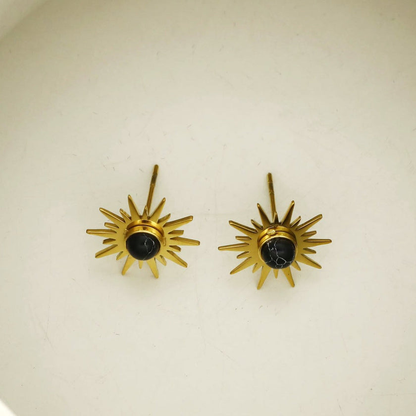 SOLE BLACK : Boucles d'oreilles à puces en pierre naturelle en forme de symbole solaire