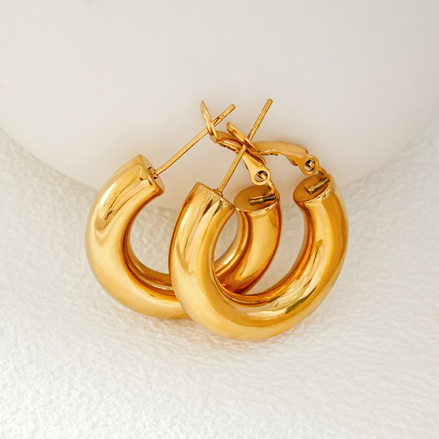 BLYDE Gold : Boucles d'oreilles mini-cercles semi-larges (2,5 cm)