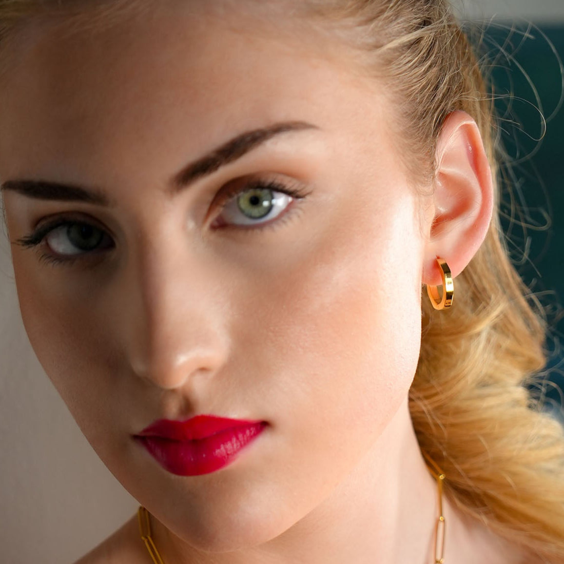 CALAU Gold: Contemporary Geometric Hoop Earrings