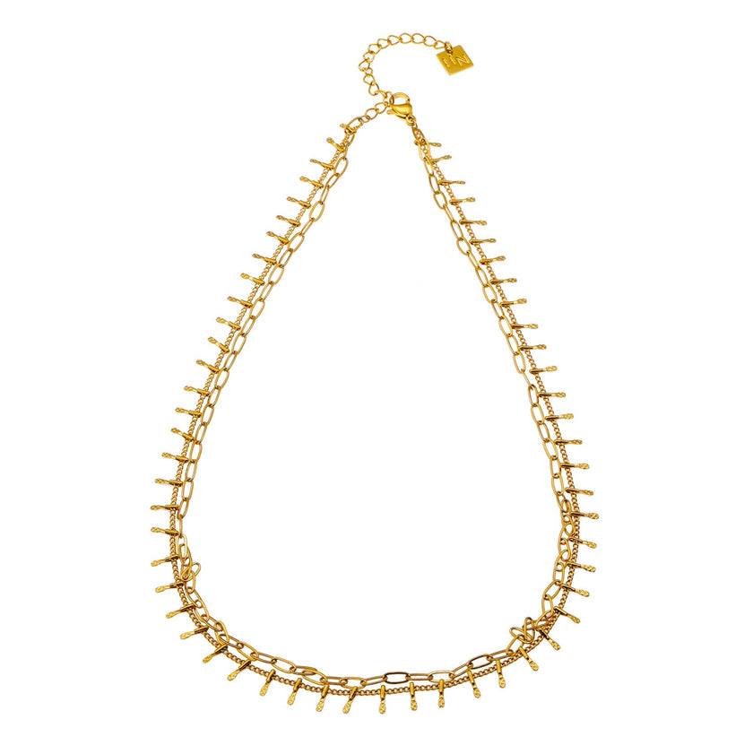 BRONTE : Collier à 2 chaînes superposées avec chaîne minimaliste à maillons plats et chaîne à crochet décorative.