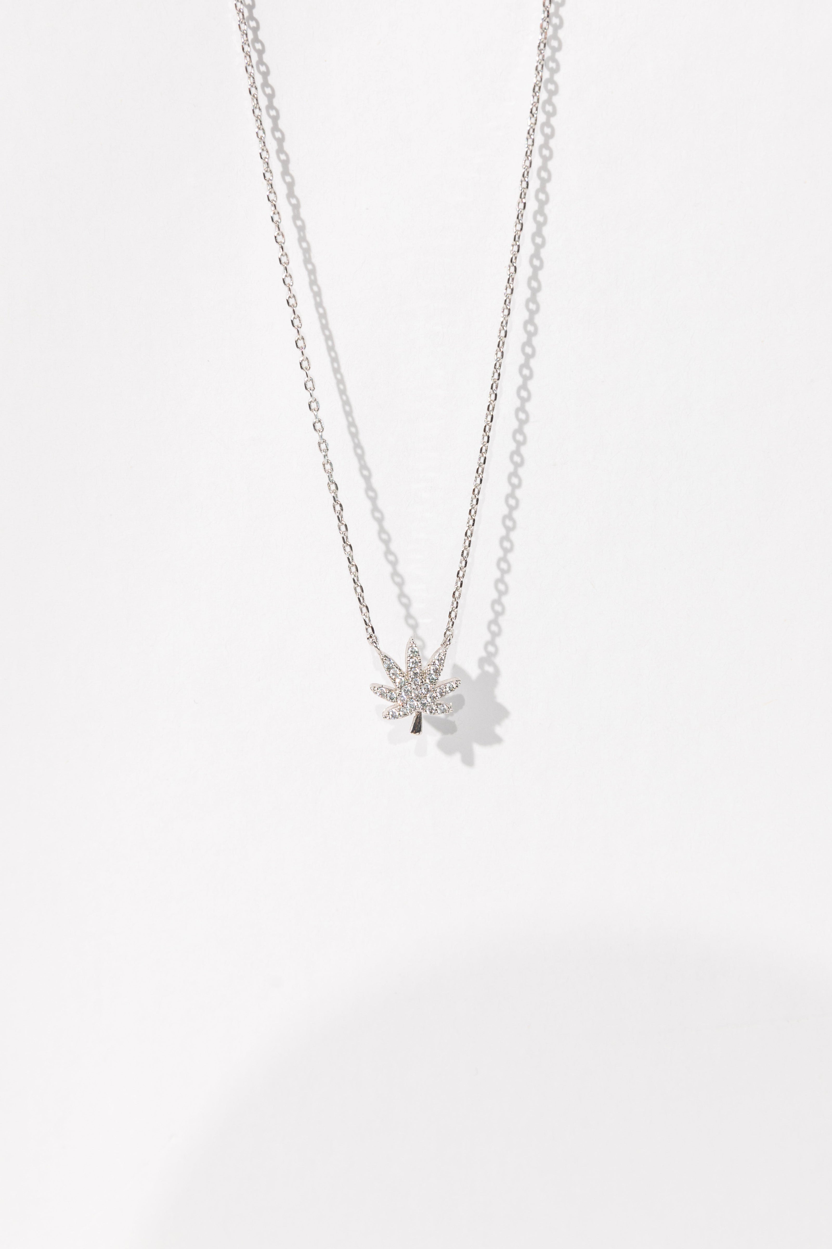 SILVER CANNABIS LEAF NECKLACE