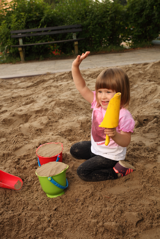 Beleduc - Sand Shovel - Assorted Color