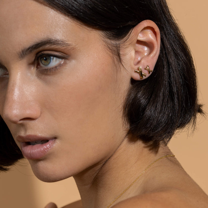 Déterminée - Boucles d’oreilles en forme de X - Option avec perle