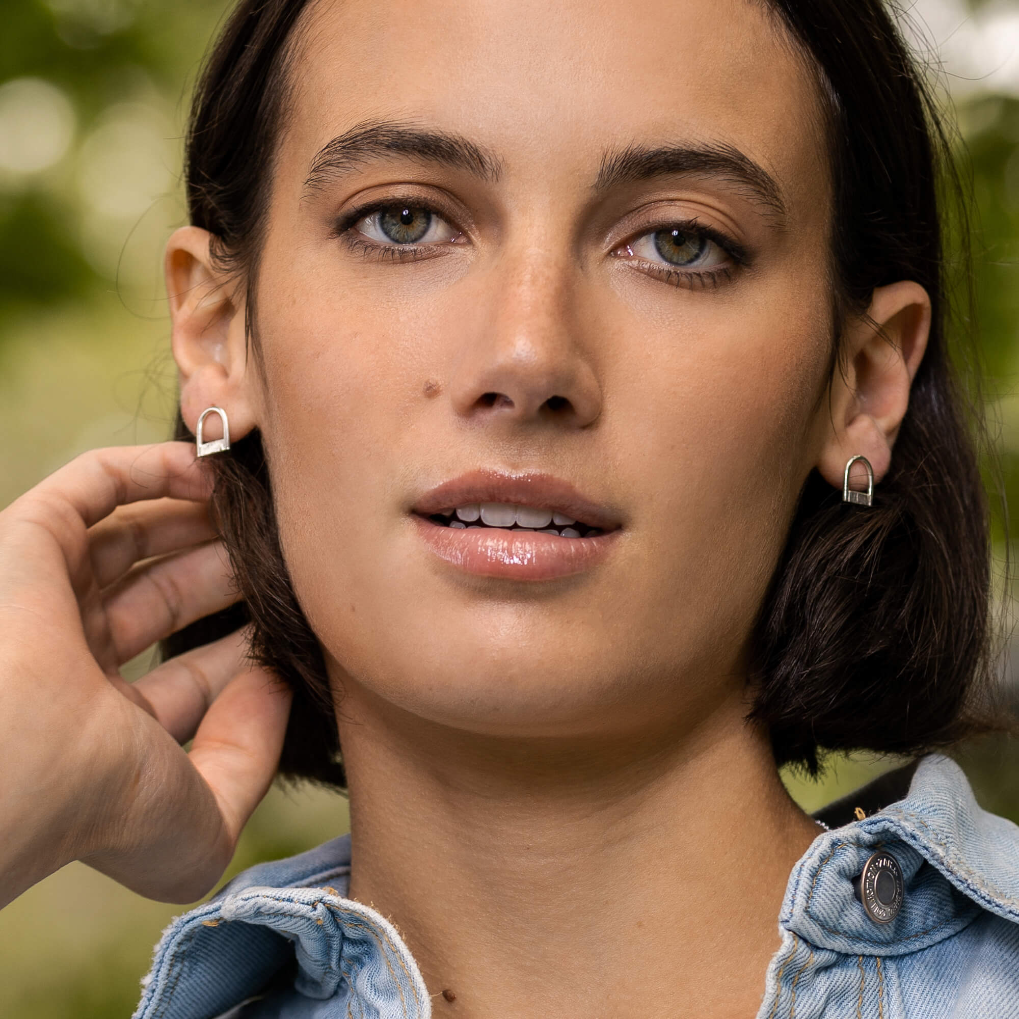 Ouverte d’esprit - Boucles d'oreilles géométriques avec ou sans breloque