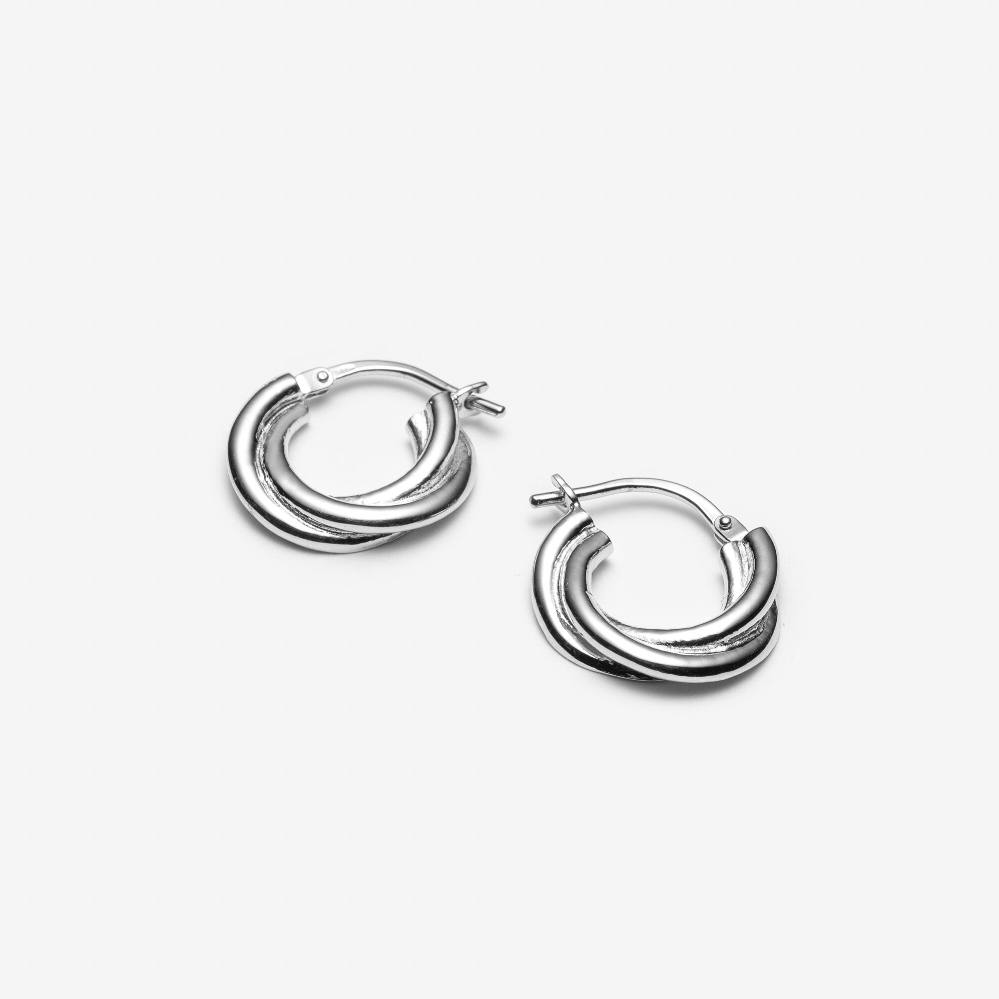 Curieuse - Boucles d’oreilles anneaux en argent sterling, faites au Québec
