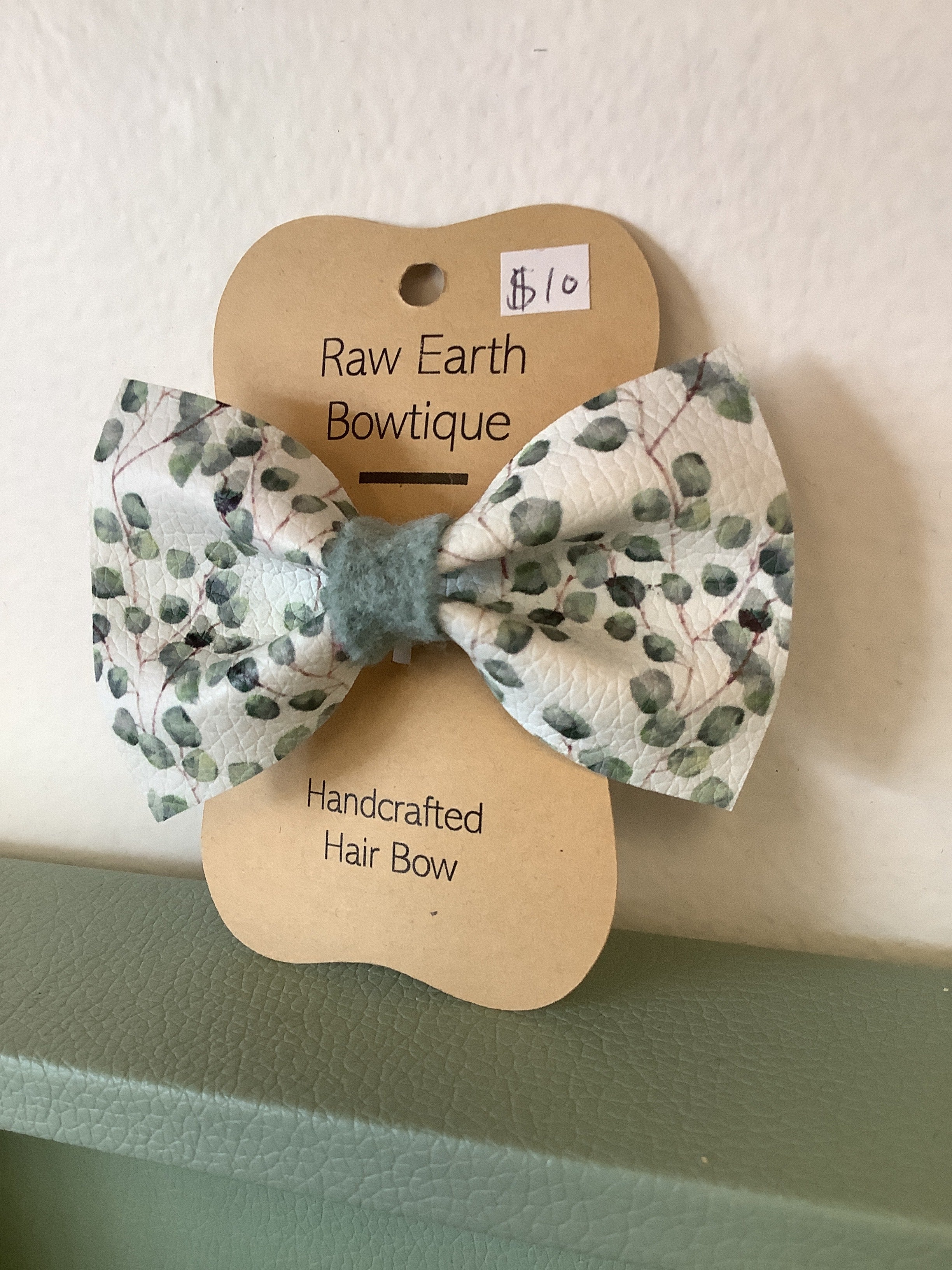 Raw Earth Bowtique Eucalyptus print hair bow