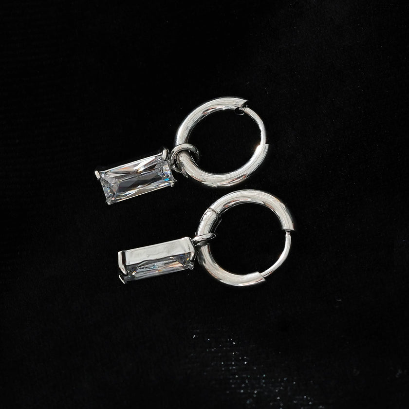 Style CACA Or Blanc (Couleur Argent) : Boucles d’oreilles pendantes en forme de cercle avec cristaux transparents incrustés, inspirées du style vintage.