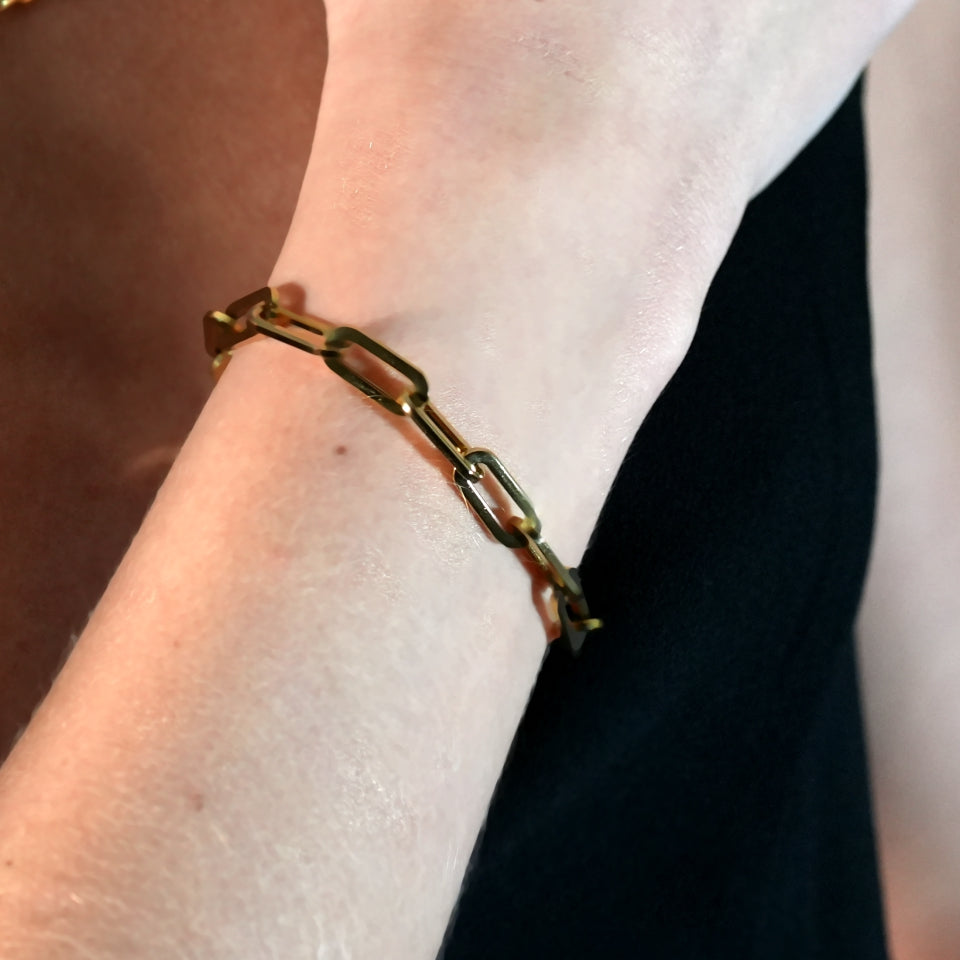 CALAIS Delicate Statement Paper-Clip Link Chain Bracelet