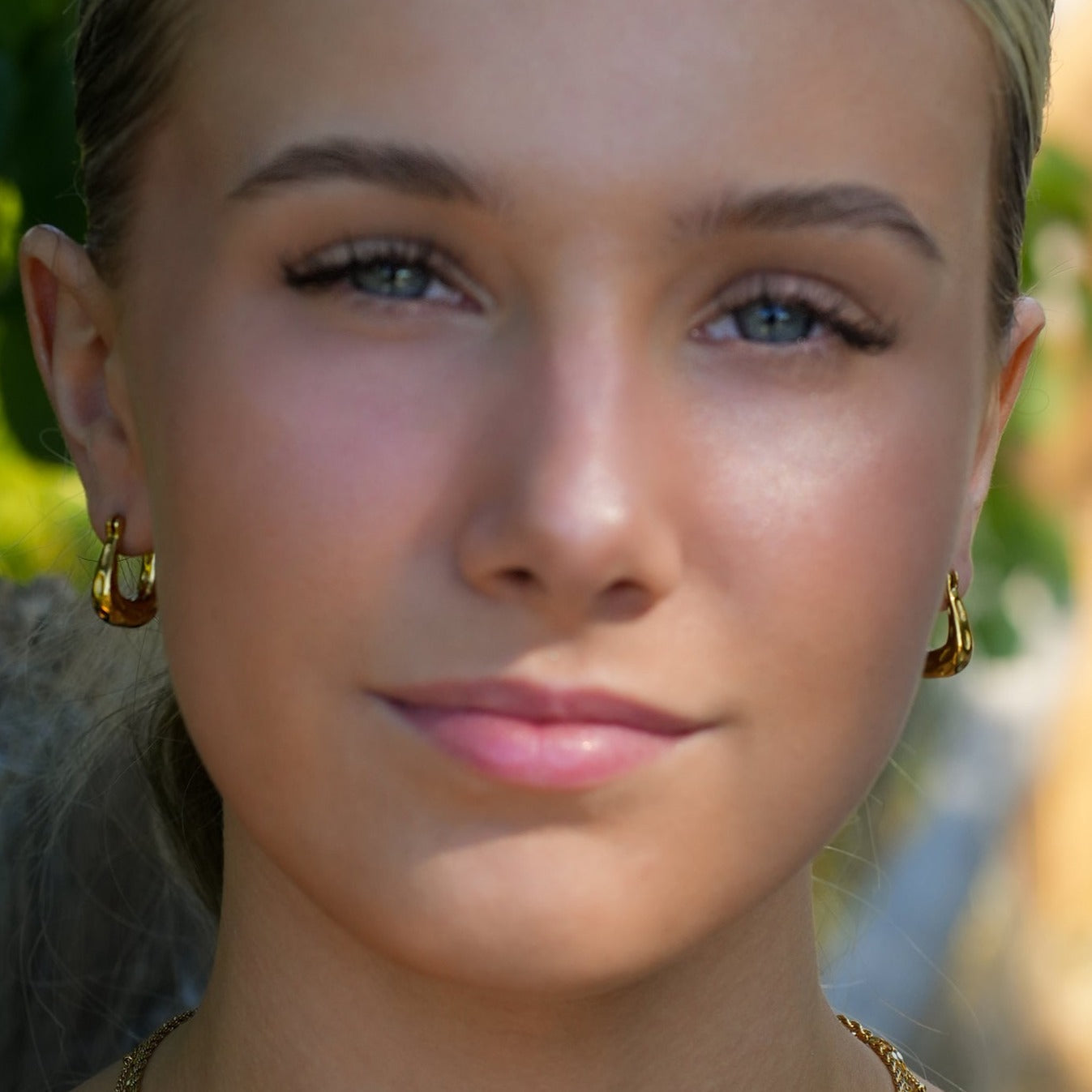 CALAVINO: Hammered Horse-Shoe Hoop Earrings