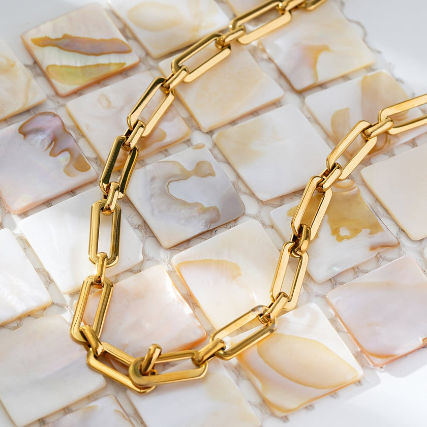Style CANNES: Delicate Statement Paper-Clip Chain Necklace