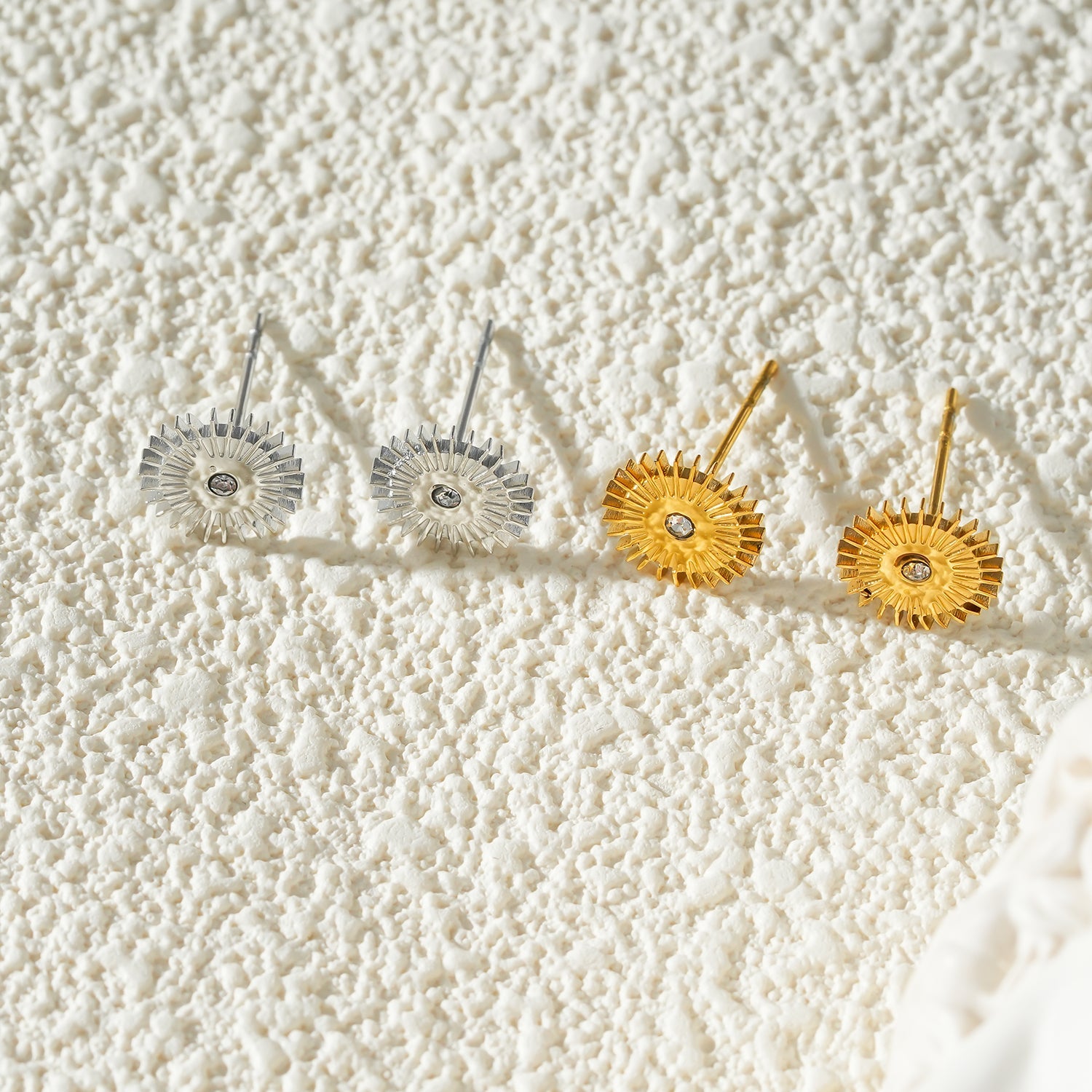 Style CAPITOLA: 'Night Star' Stud Earrings Gold