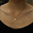 Collier pendentif en forme de diamant minimaliste en métal et coquille de CATORI