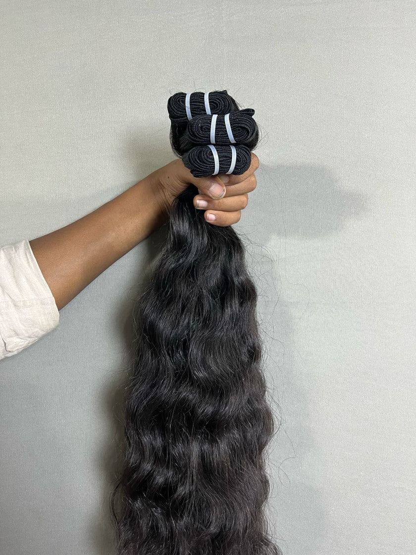 Tresses de cheveux humains bouclés bruts indiens « 100% non traités et naturels »