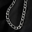 Style CHAPORA : Collier à maillons cubains texturés, en or blanc (couleur argentée)