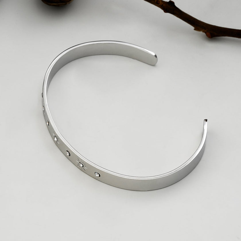 CHIMAKAK Silver (White Gold): Star-Engraved Zirconia Embedded Band Bracelet