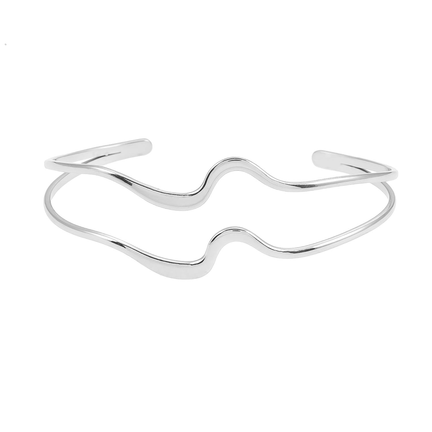 CHITRA : Bracelet au style industriel et chic avec des bandes parallèles de formes abstraites en or blanc argenté.