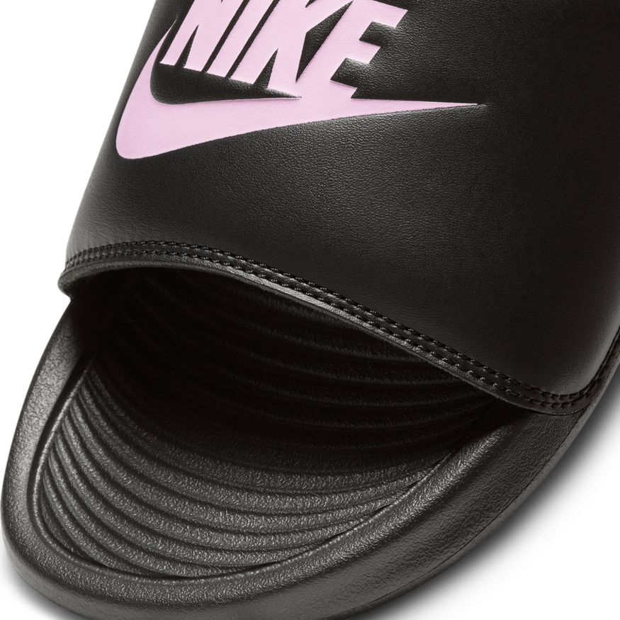W Nike Victori One CN9677-002