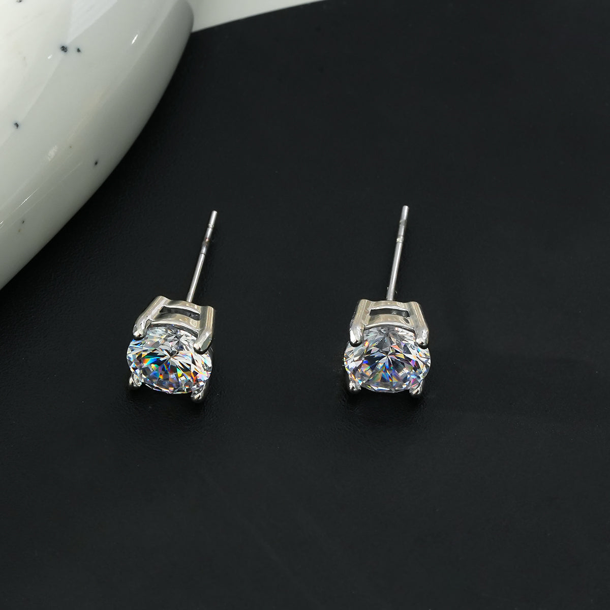 CODI Argent (Or Blanc) : Boucles d'oreilles quotidiennes essentielles en moissanite (alternative au diamant)