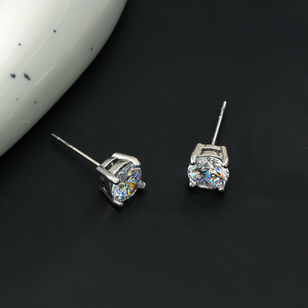 CODI Argent (Or Blanc) : Boucles d'oreilles quotidiennes essentielles en moissanite (alternative au diamant)