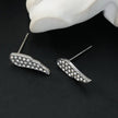 COMPTON Or Blanc (Ton Argenté) : Boucles d'oreilles en forme d'aile pavées de zircons scintillants – Élégance et brillance pour toutes les occasions.