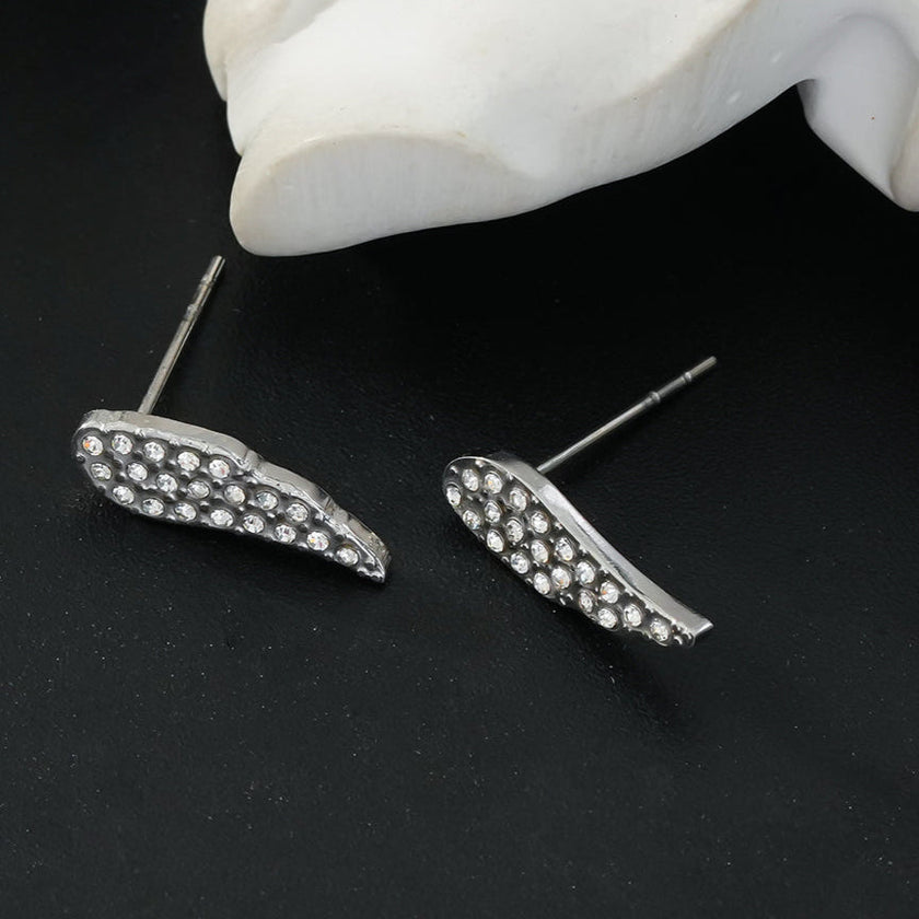 COMPTON Or Blanc (Ton Argenté) : Boucles d'oreilles en forme d'aile pavées de zircons scintillants – Élégance et brillance pour toutes les occasions.