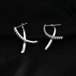 CREEDA Or Blanc (Couleur Argent) : Boucles d'oreilles créoles amovibles de forme avant-gardiste avec pierres précieuses en zircone.