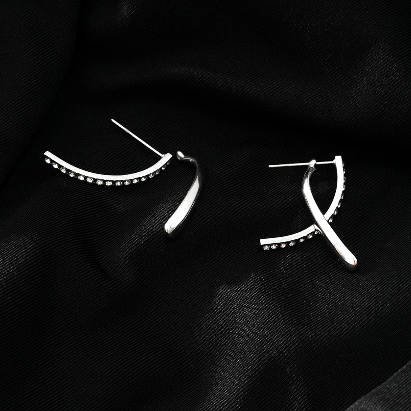 CREEDA Or Blanc (Couleur Argent) : Boucles d'oreilles créoles amovibles de forme avant-gardiste avec pierres précieuses en zircone.