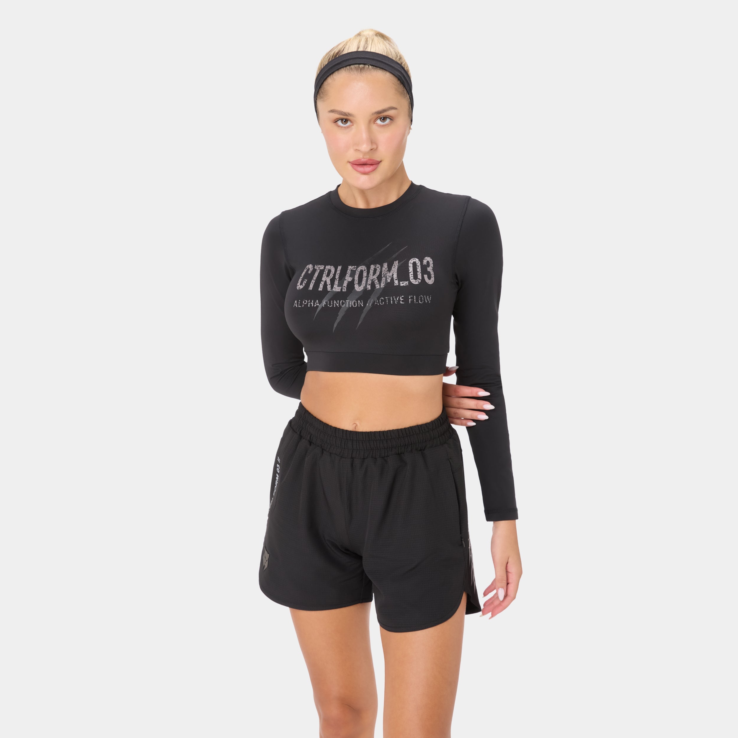 CTRLFORM_03 CROP TOP — WAR BLACK