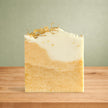 Savon doux NÉFERTITI cire d'abeille, curcuma et calendula