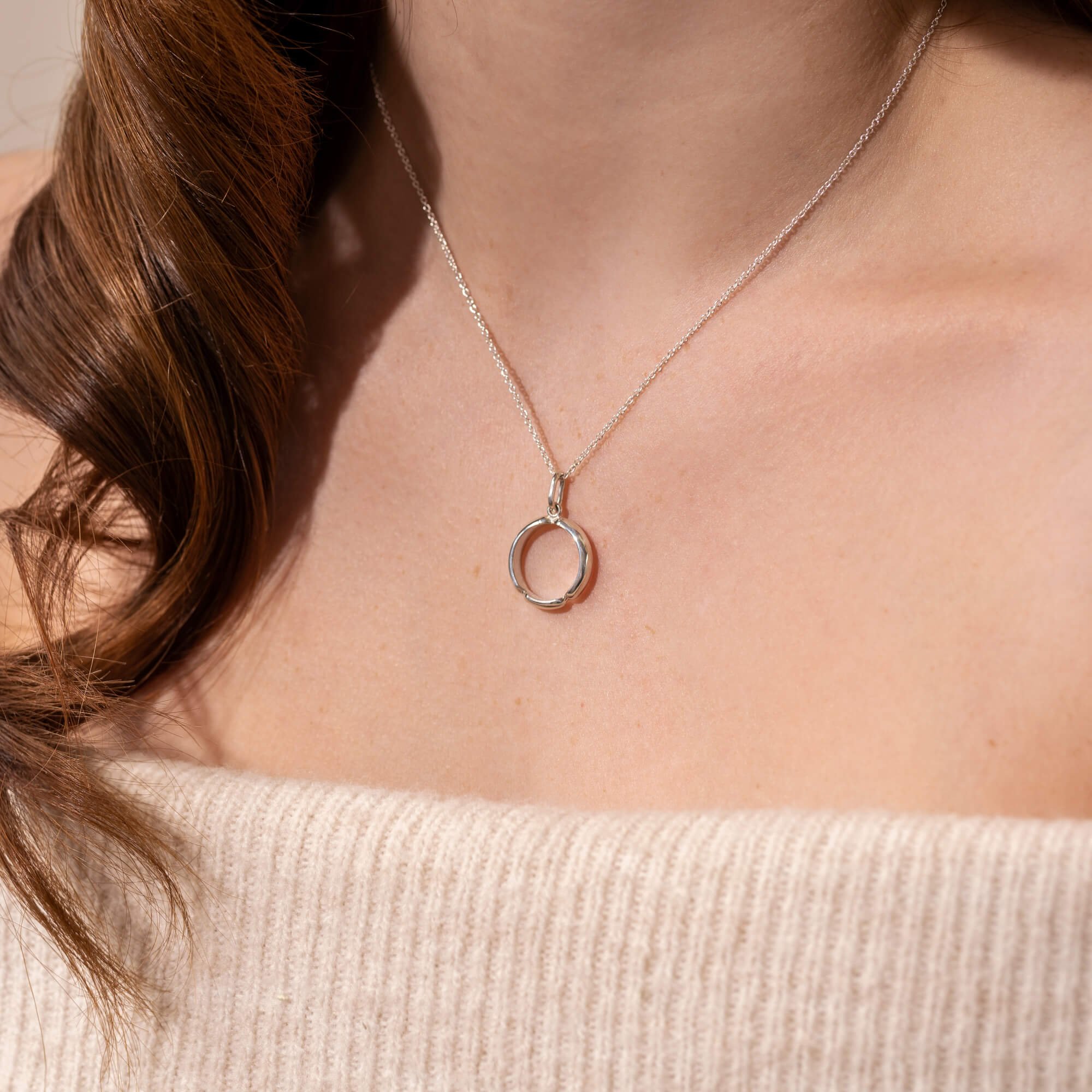 Carrie - Collier avec pendentif circulaire