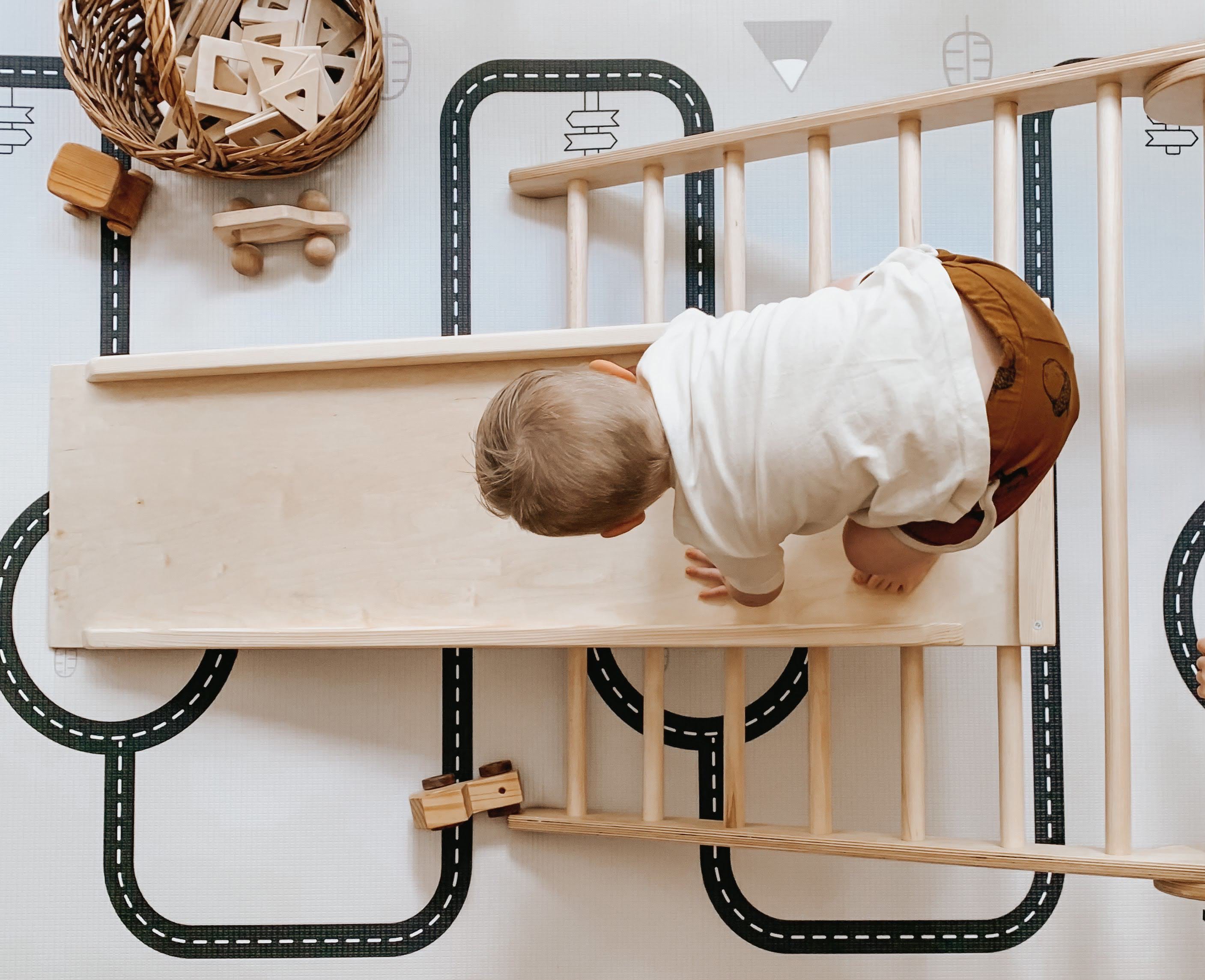 Tapis de jeu pour bébé Little Bot (Tapis Ofie, route de campagne + triangle)