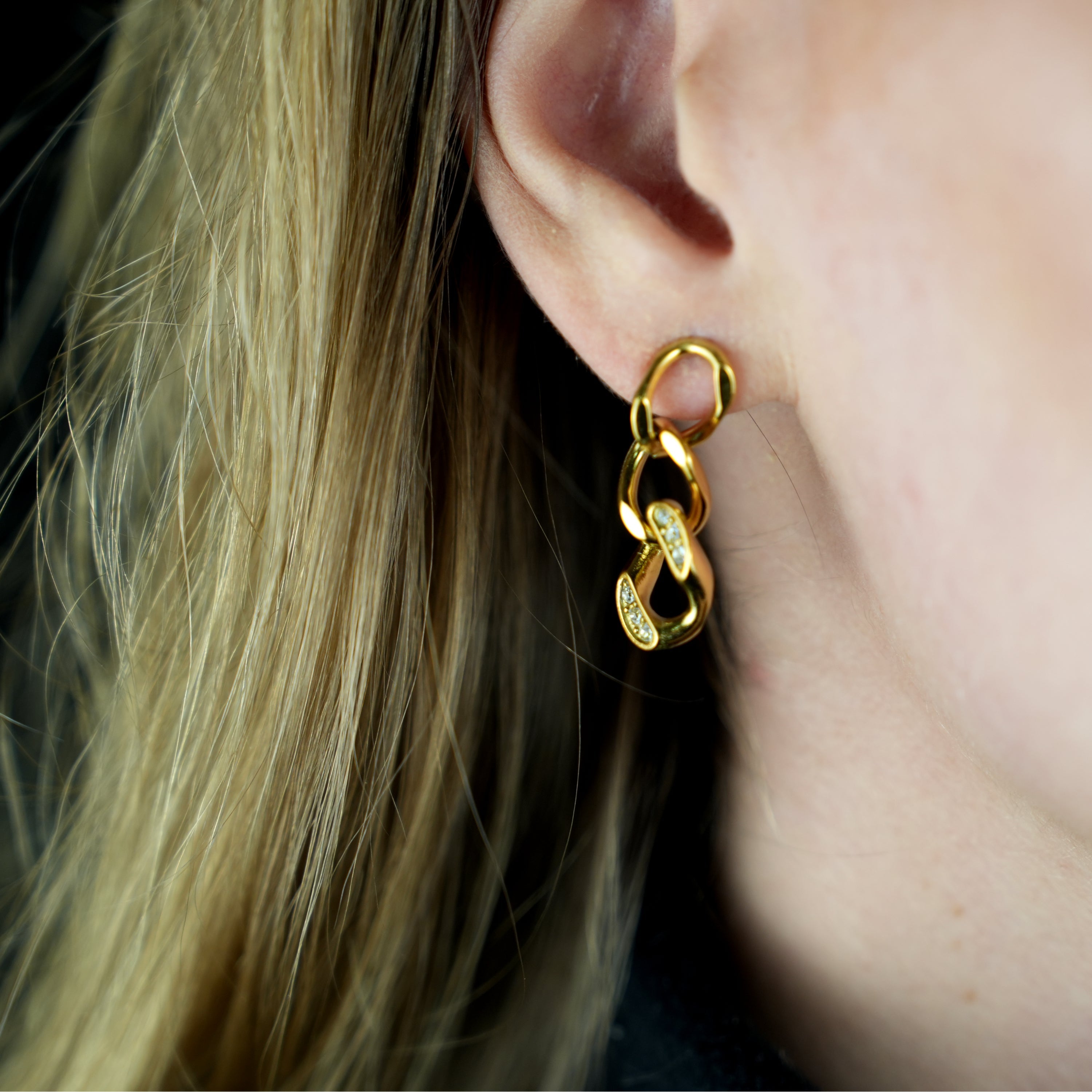Boucles d'oreilles pendantes CUBA en chaîne cubaine et zircone.