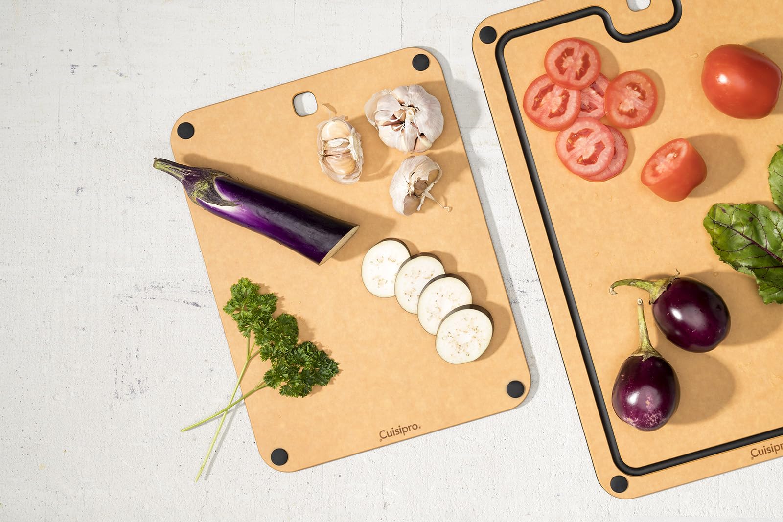 Cuisipro - Planche à découper en bois de fibre avec pieds en silicone 40,6 x 27,9 x 0,6 cm, naturel