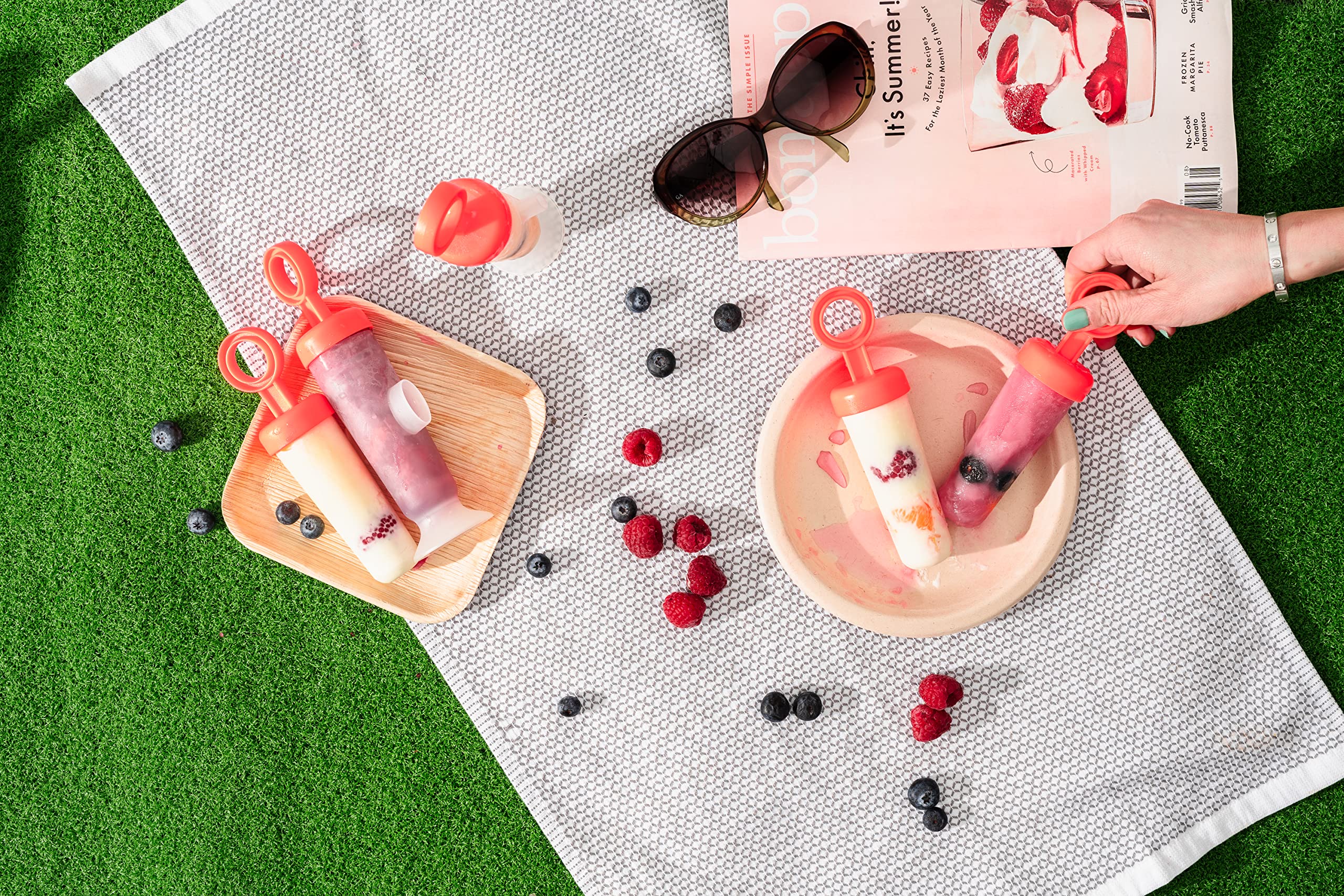 Cuisipro - SNAP-FIT Circle Pop Mold 2.9oz/85ml Set of 6 Coral